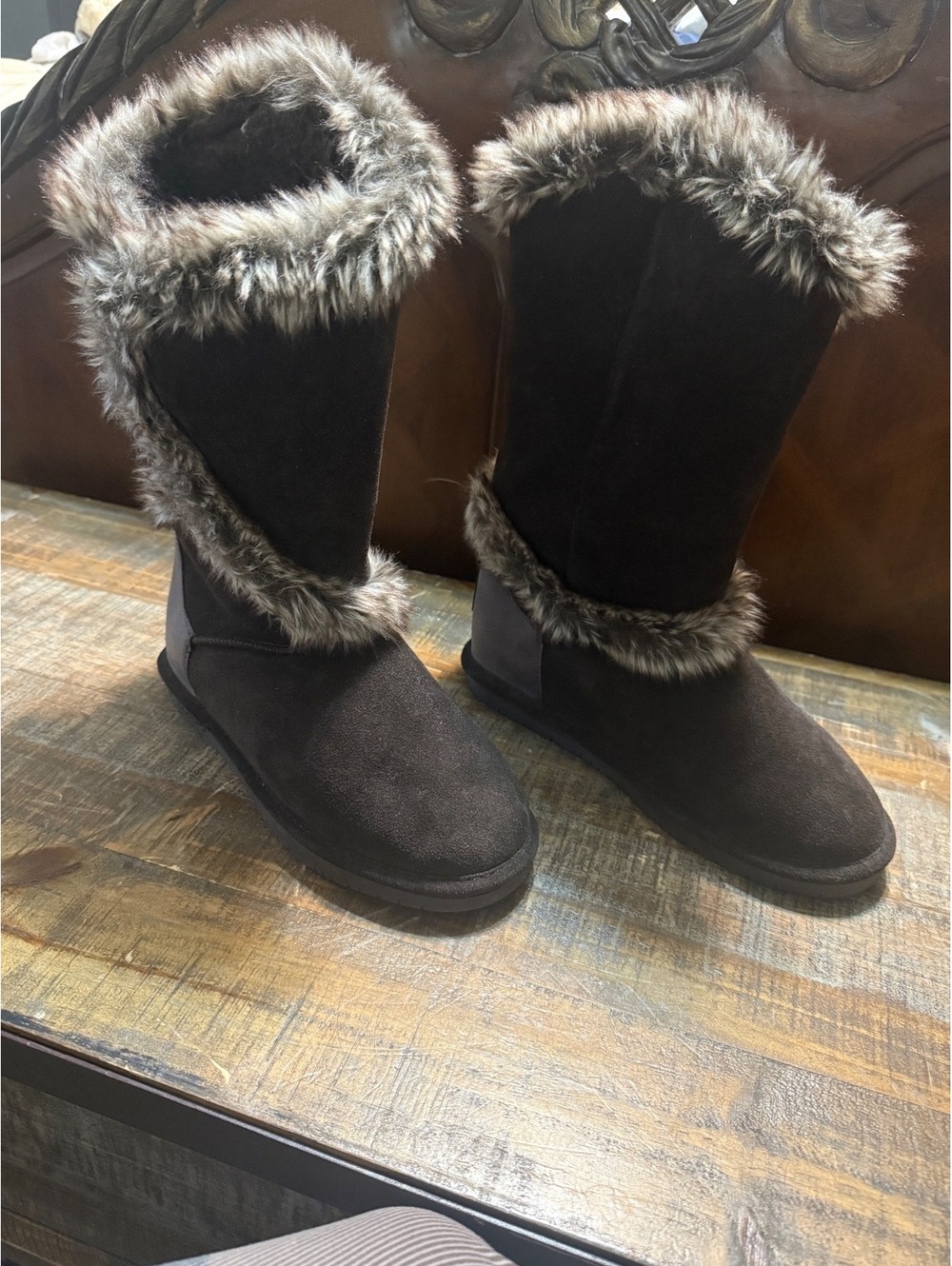 Womanโs BearPaw Boots